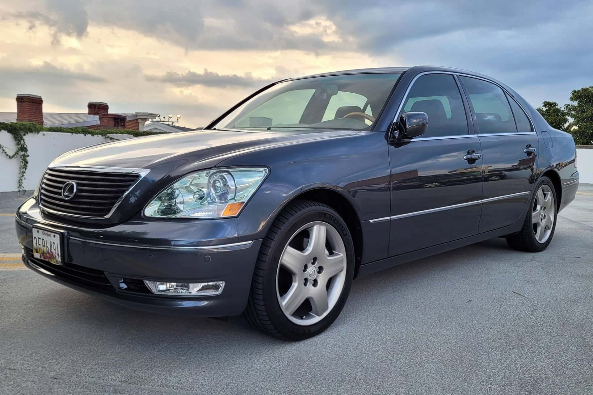 2005 Lexus LS sold for $20,750