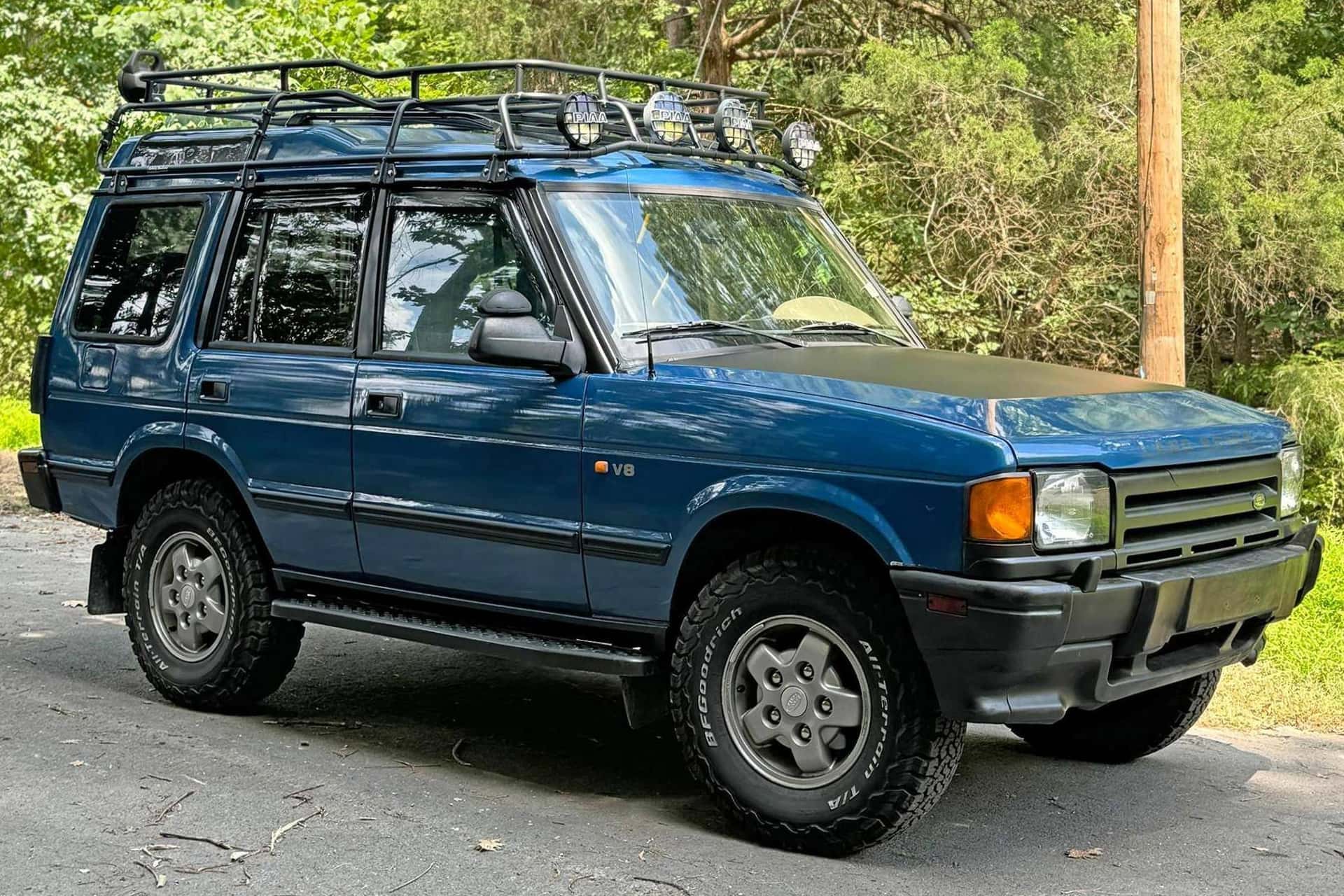 1996 Land Rover Discovery sold for $7,900