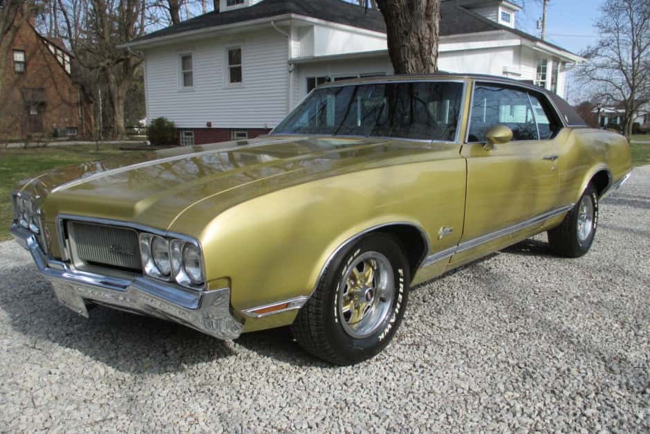 1970 Oldsmobile Cutlass sold for $16,750