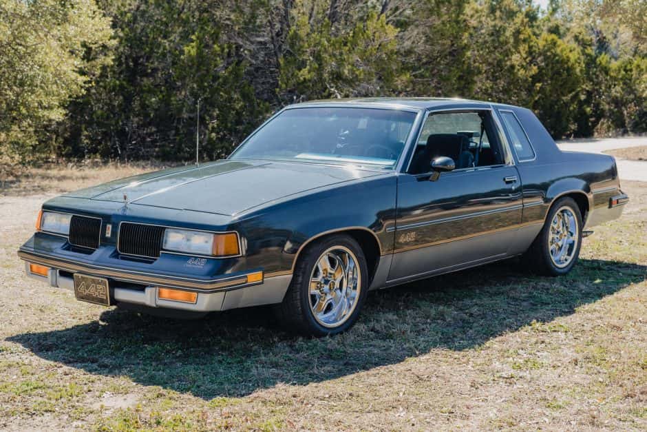 1987 Oldsmobile 442 sold for $27,350