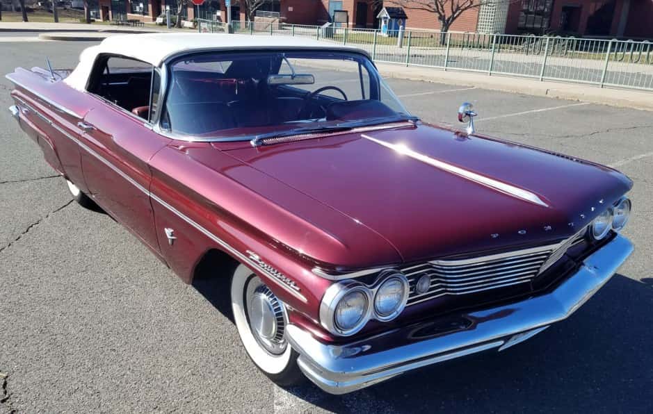 1960 Pontiac Parisienne sold for $26,111