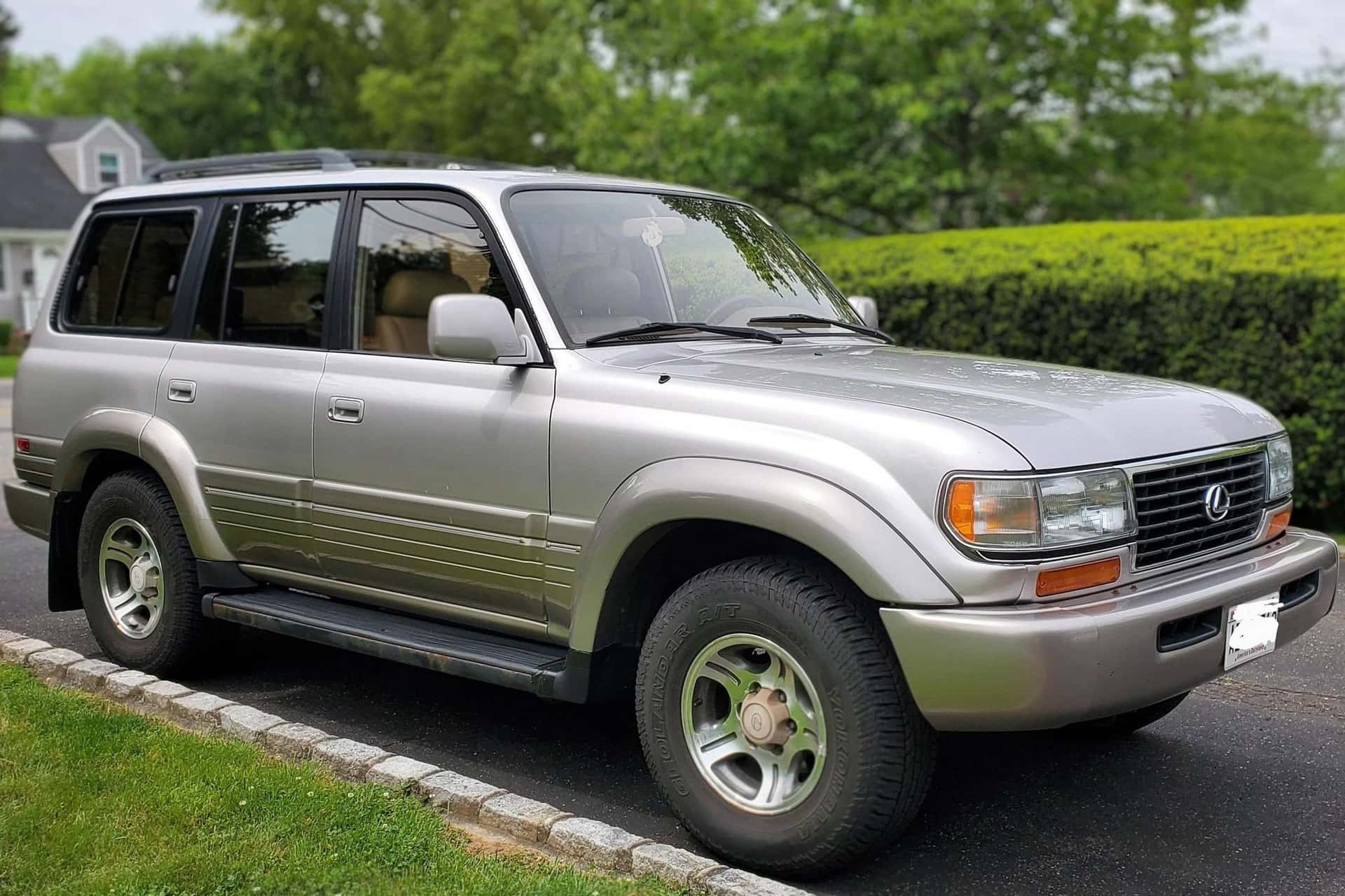 1996 Lexus LX sold for $10,100