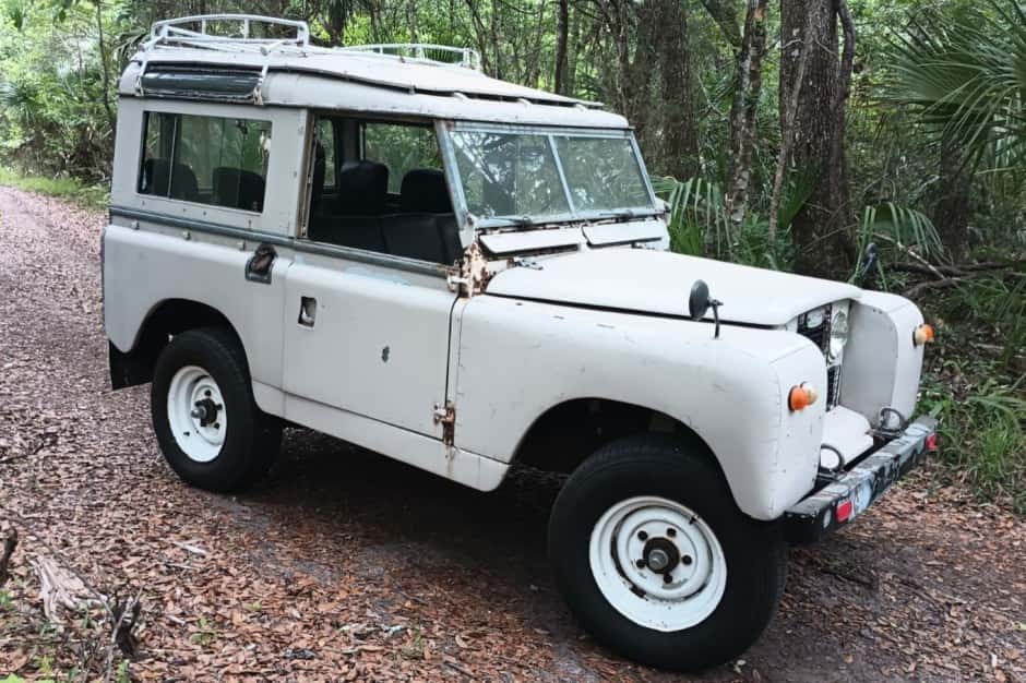 1968 Land Rover Series 88 sold for $5,200