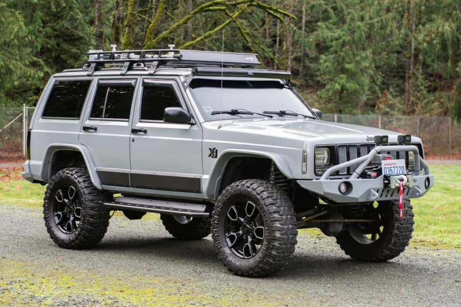 1999 Jeep XJ Cherokee sold for $16,500