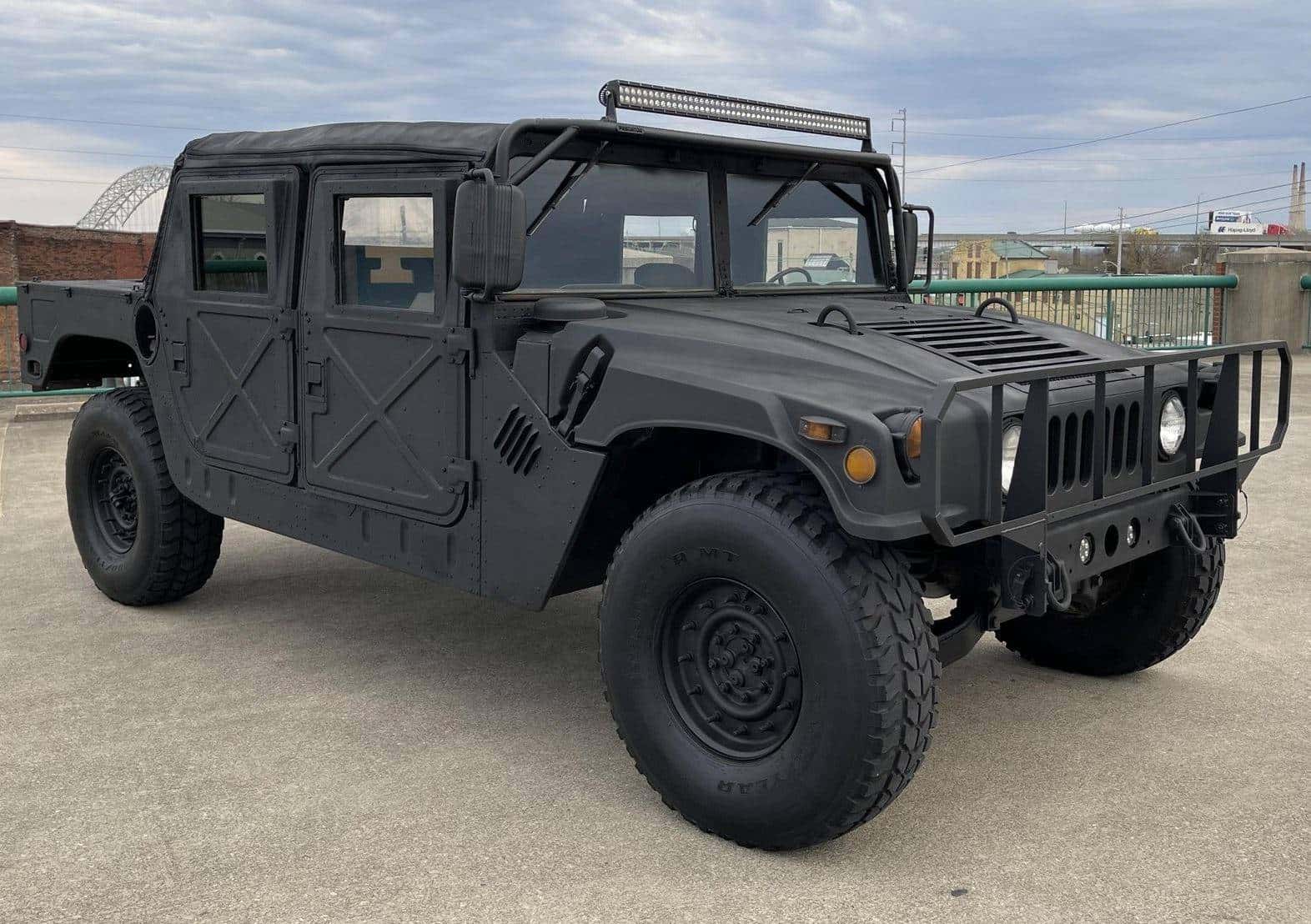 1995 AM General Hummer sold for $27,250