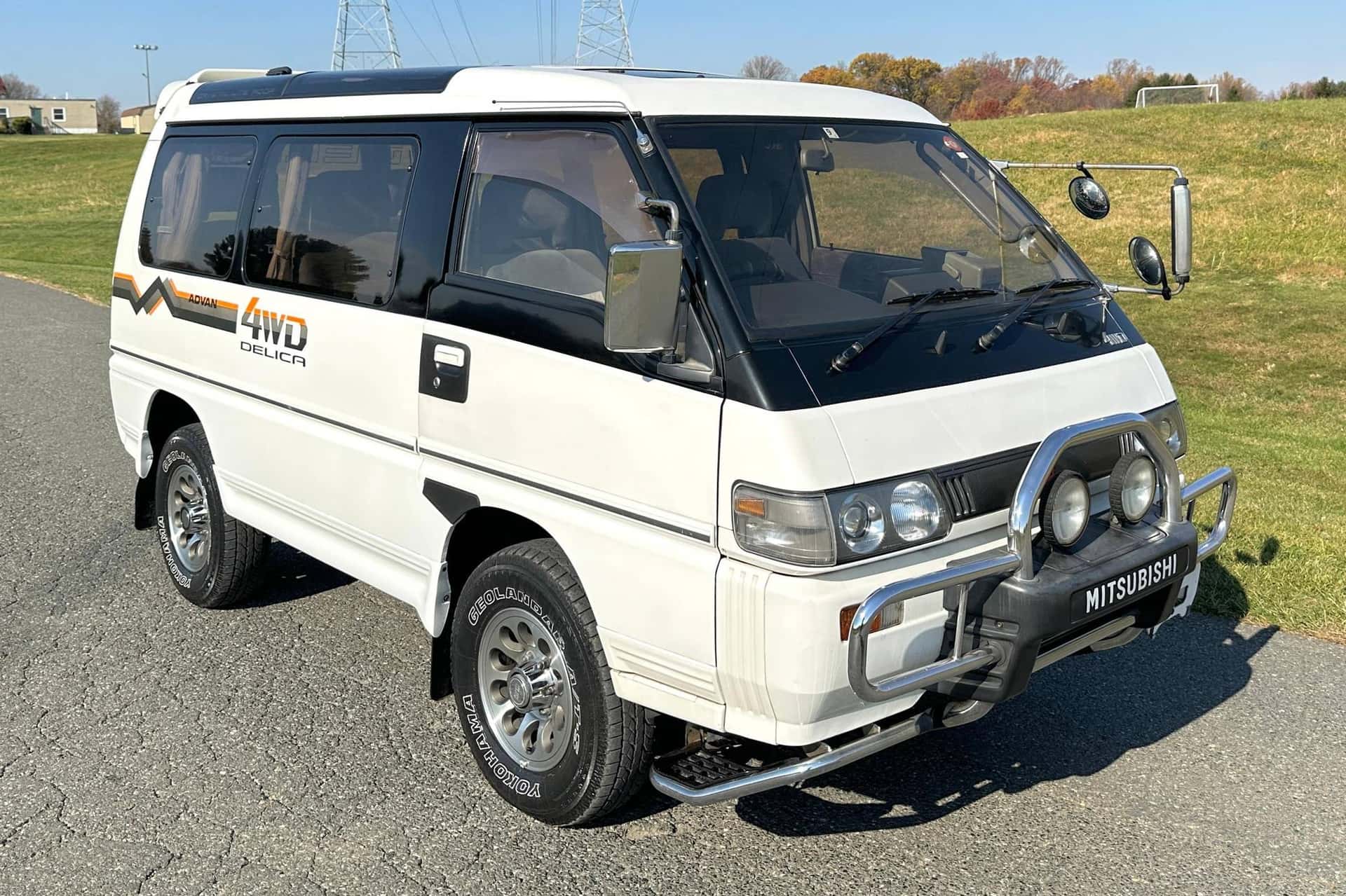 1992 Mitsubishi Delica sold for $13,500