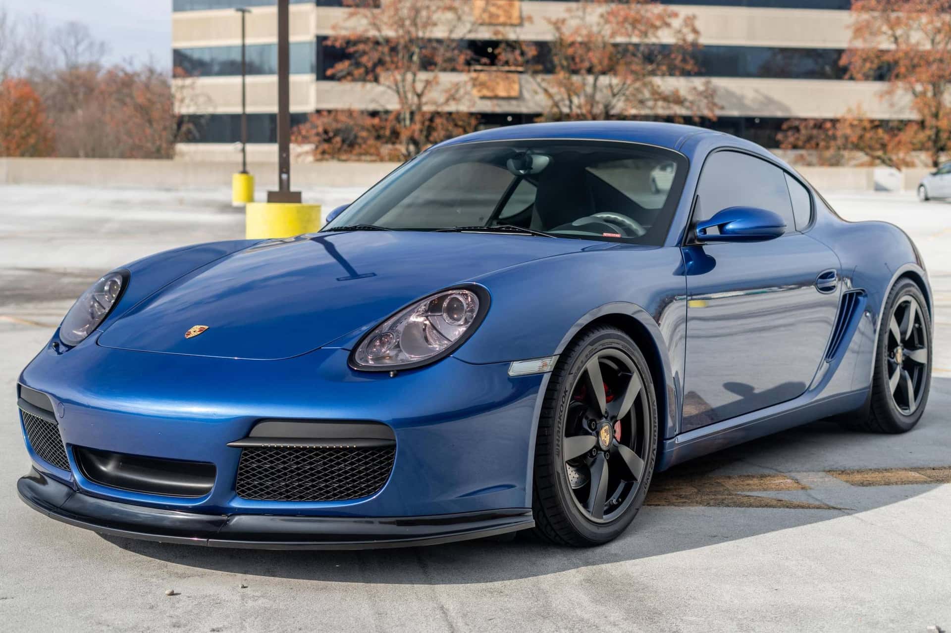 2007 Porsche 987 Cayman sold for $32,001
