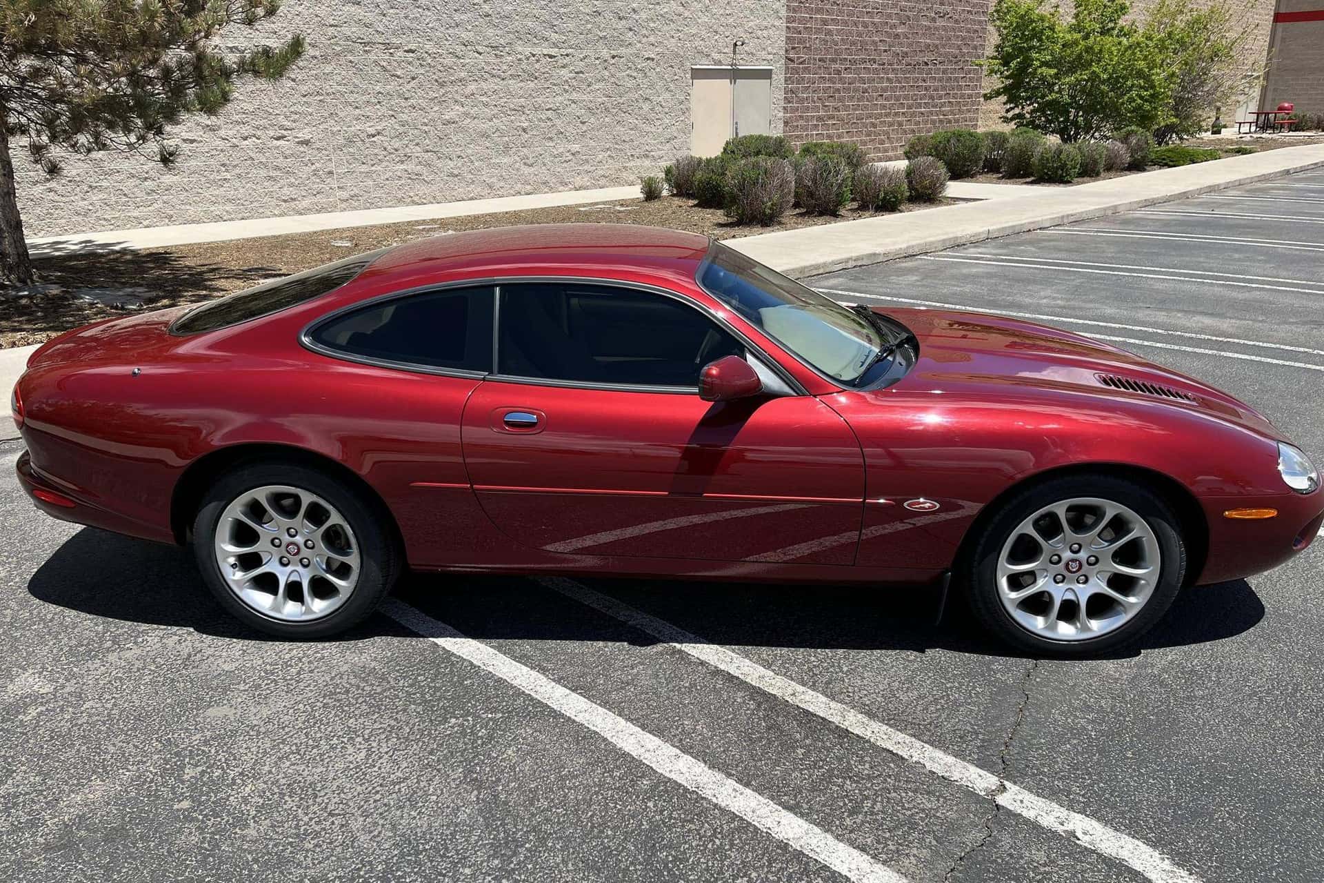 2000 Jaguar XKR sold for $13,500
