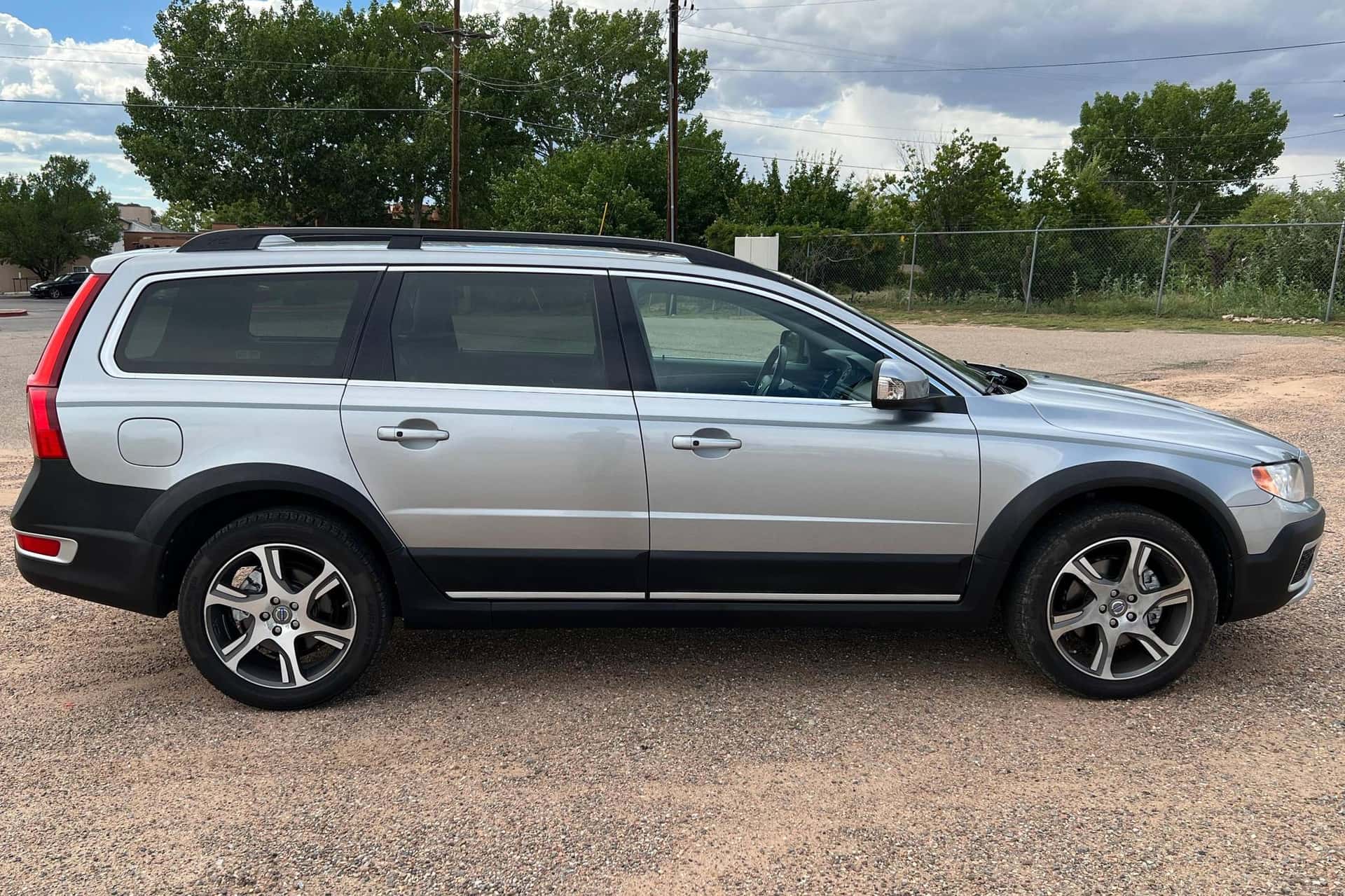 2012 Volvo XC70 sold for $14,200