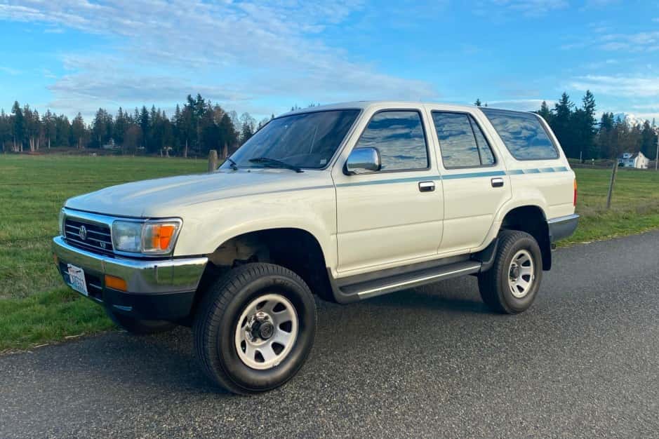 1992 Toyota 4Runner (N120) sold for $14,475