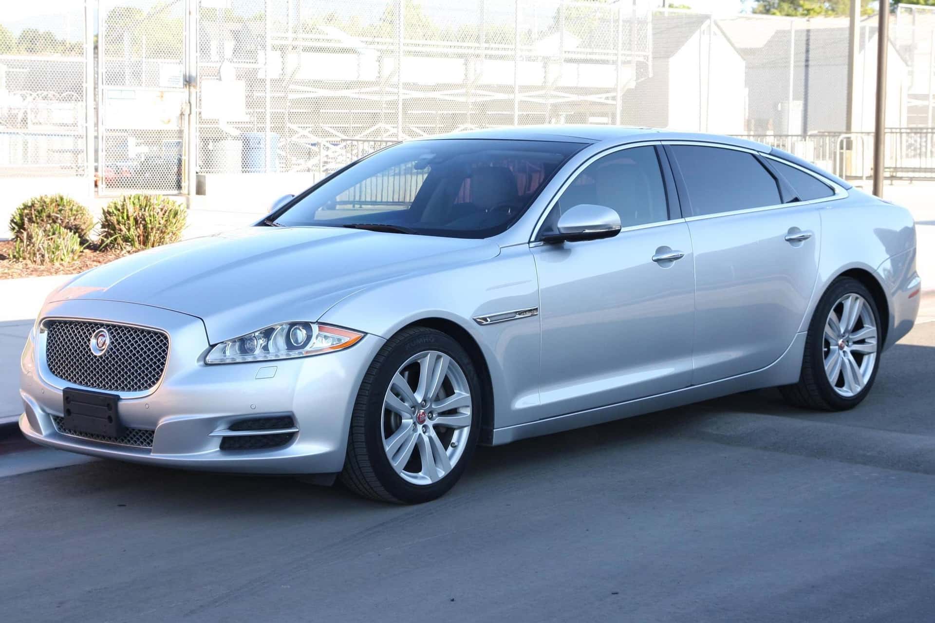 2014 Jaguar XJL sold for $15,095