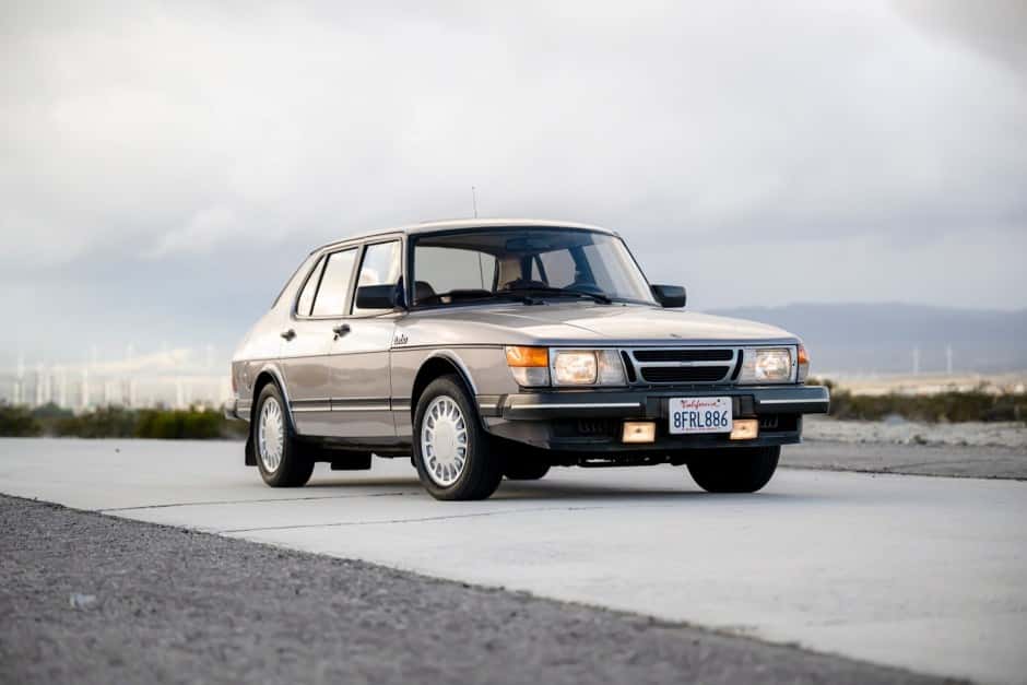 1985 Saab 900 sold for $17,250