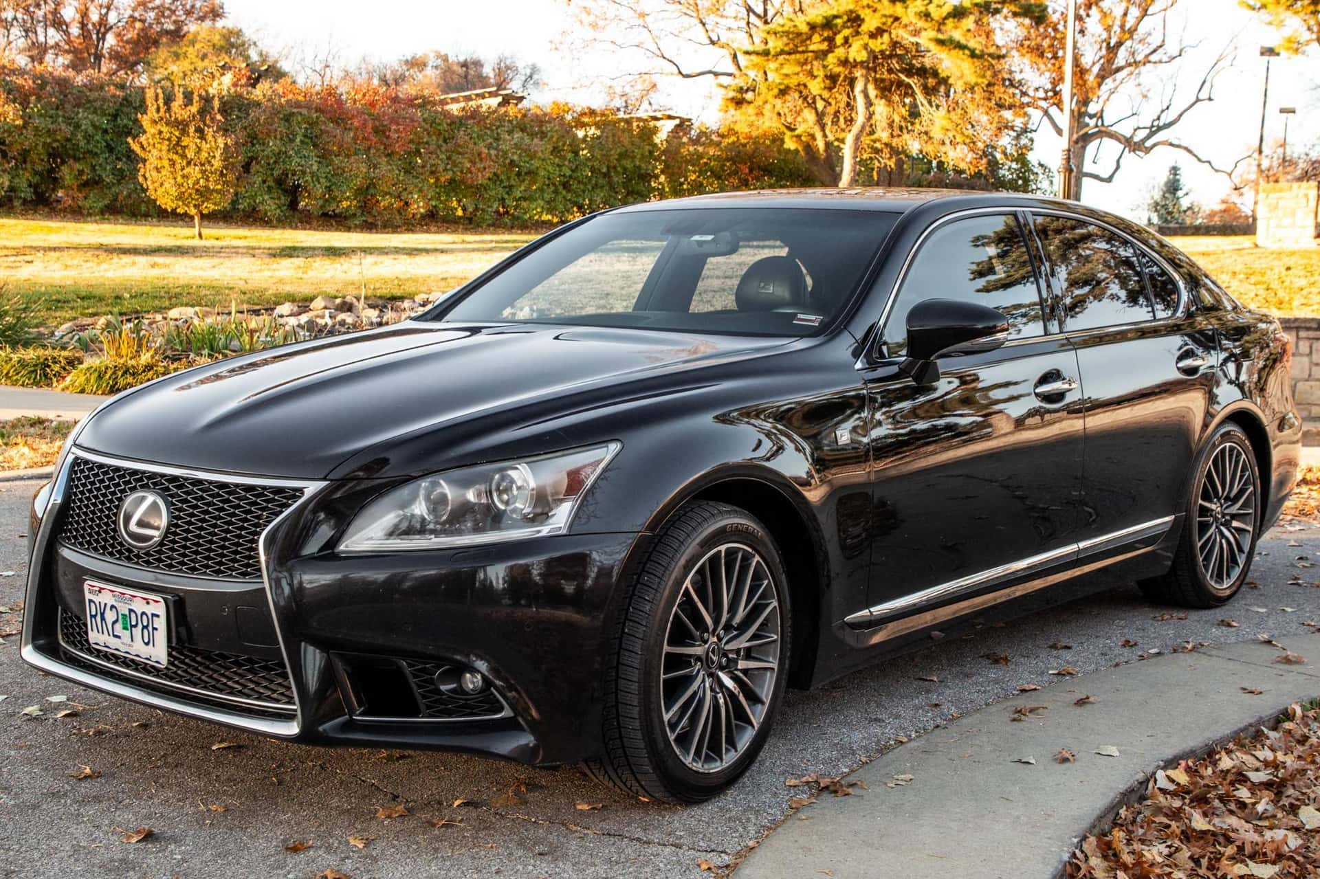 2013 Lexus LS sold for $16,250