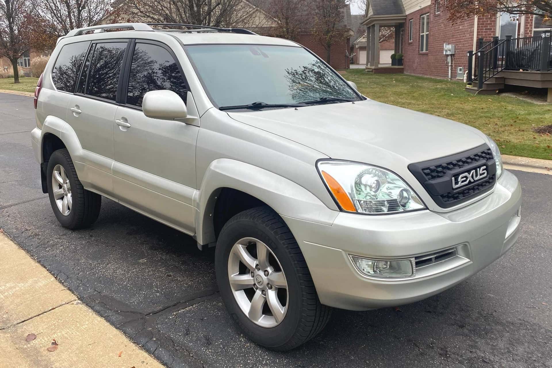 2004 Lexus GX sold for $7,606