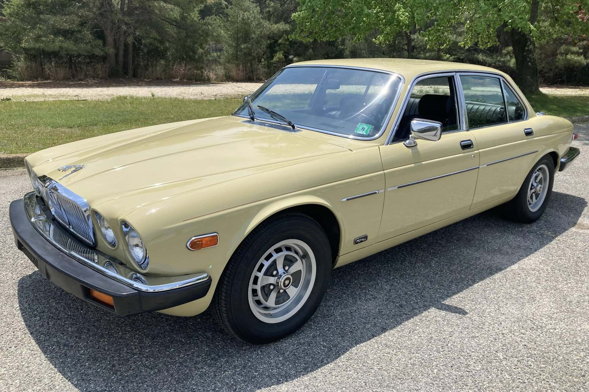 1982 Jaguar XJ6 sold for $6,000