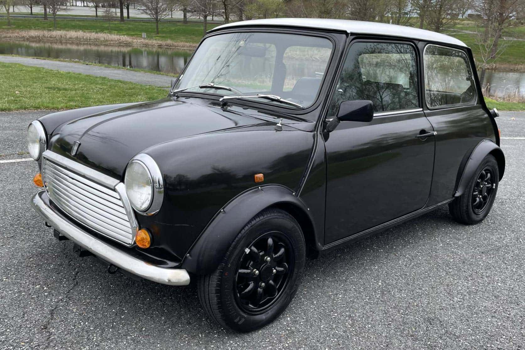 1990 MINI Classic Mini sold for $9,659