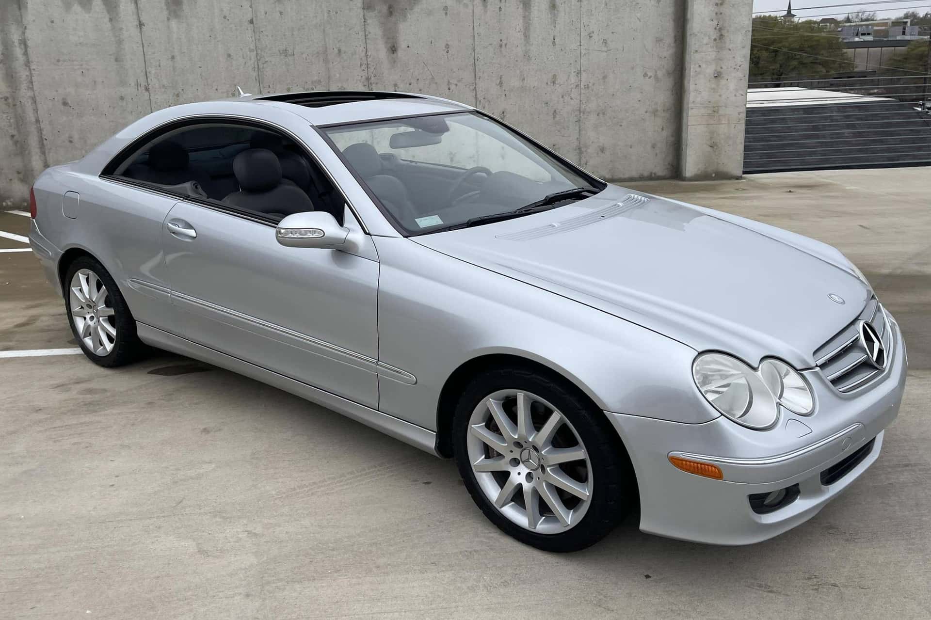 2007 Mercedes-Benz CLK-Class sold for $10,700