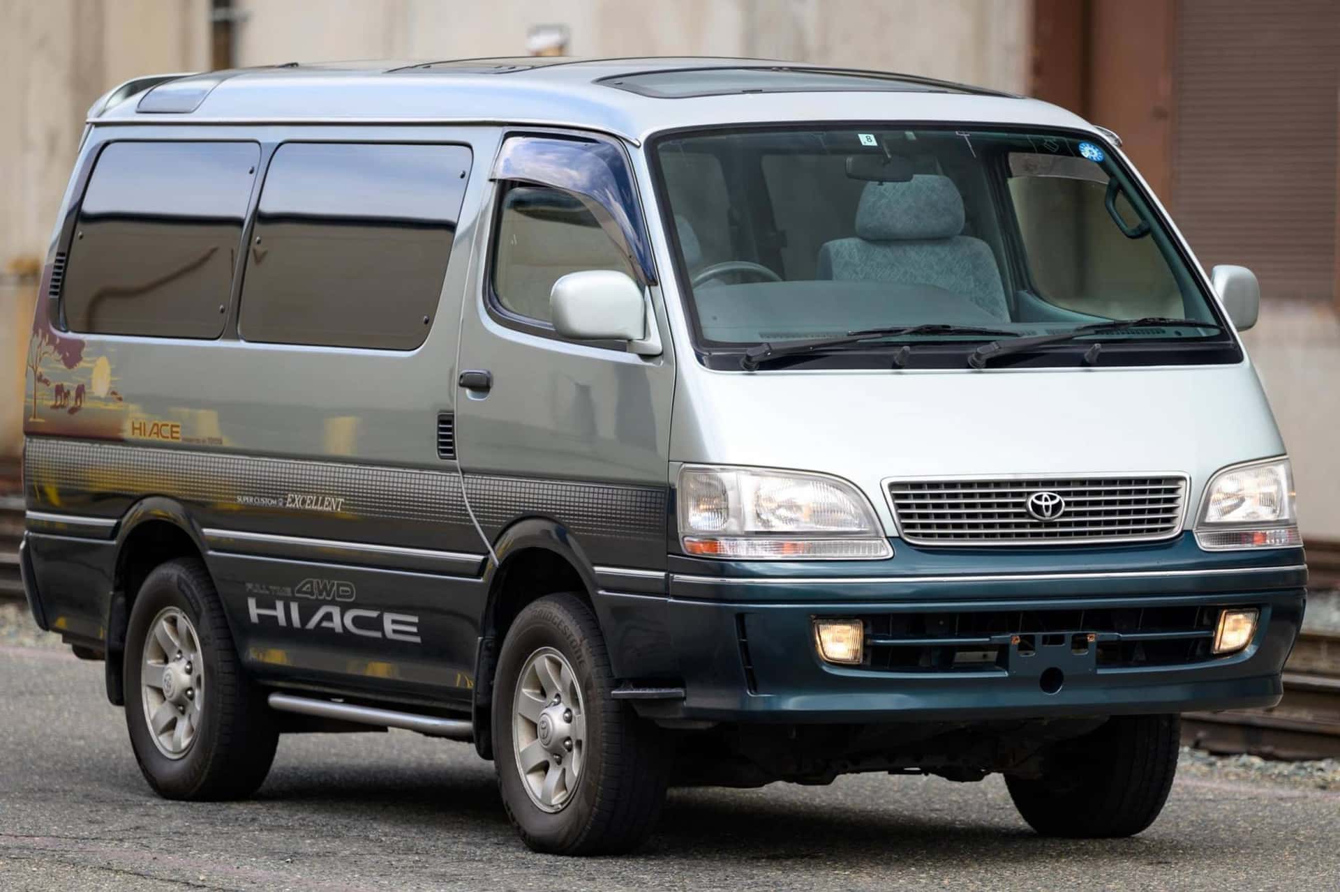 1997 Toyota HiAce sold for $7,100