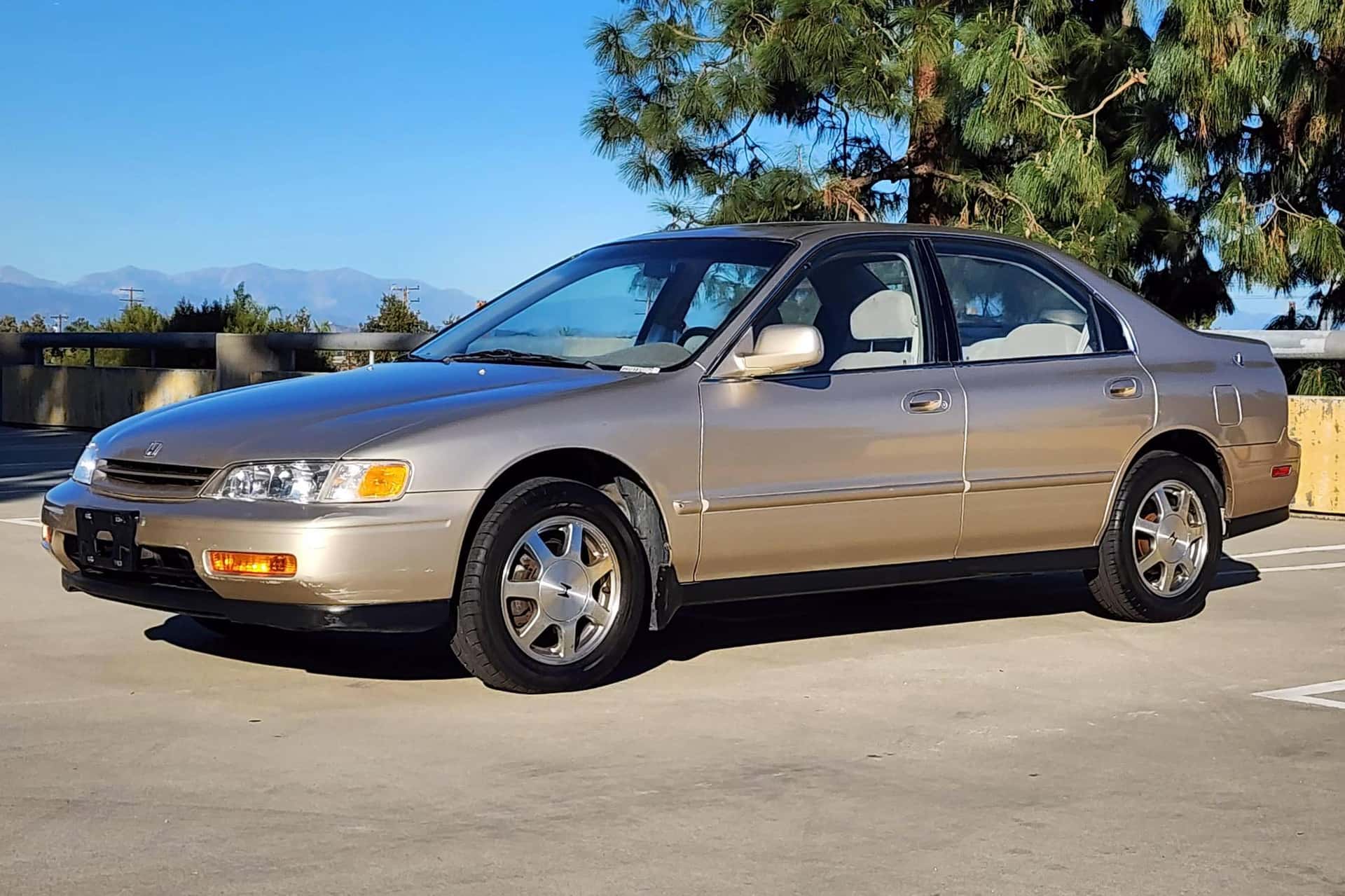 1994 Honda Accord sold for $7,169