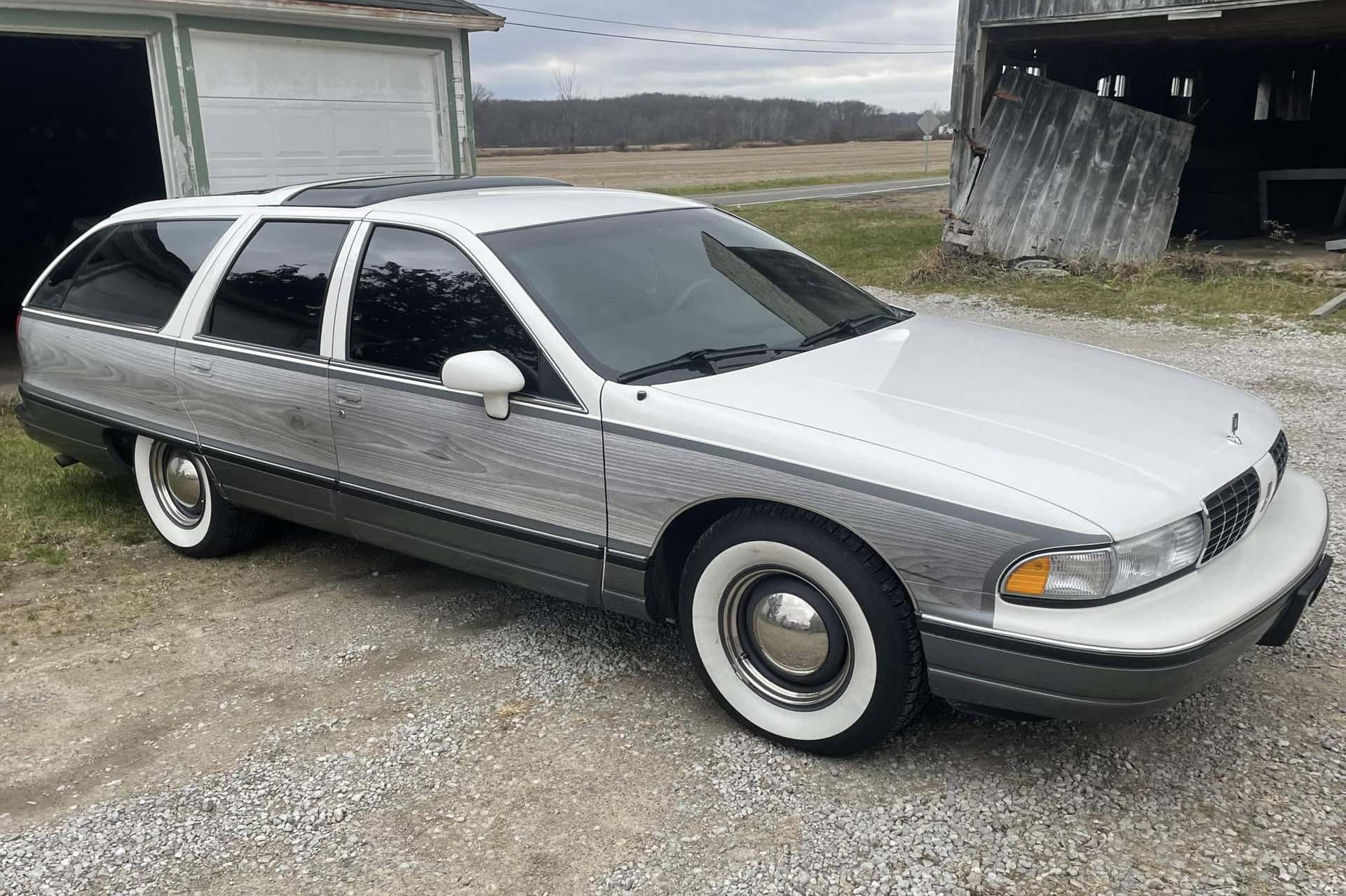 1991 Oldsmobile Custom Cruiser sold for $19,000