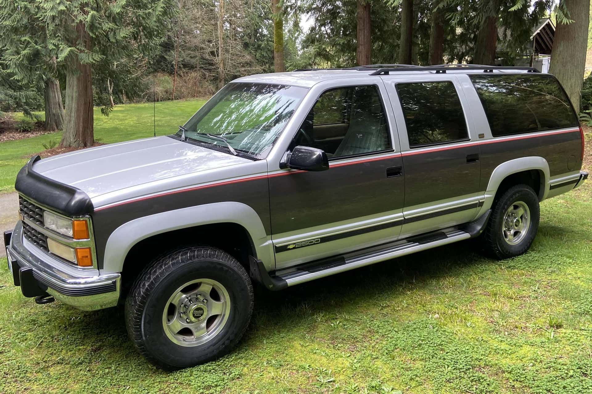 1993 Chevrolet Suburban sold for $9,000