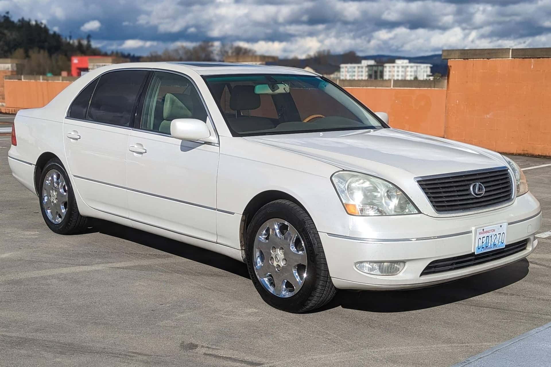 2001 Lexus LS sold for $4,450