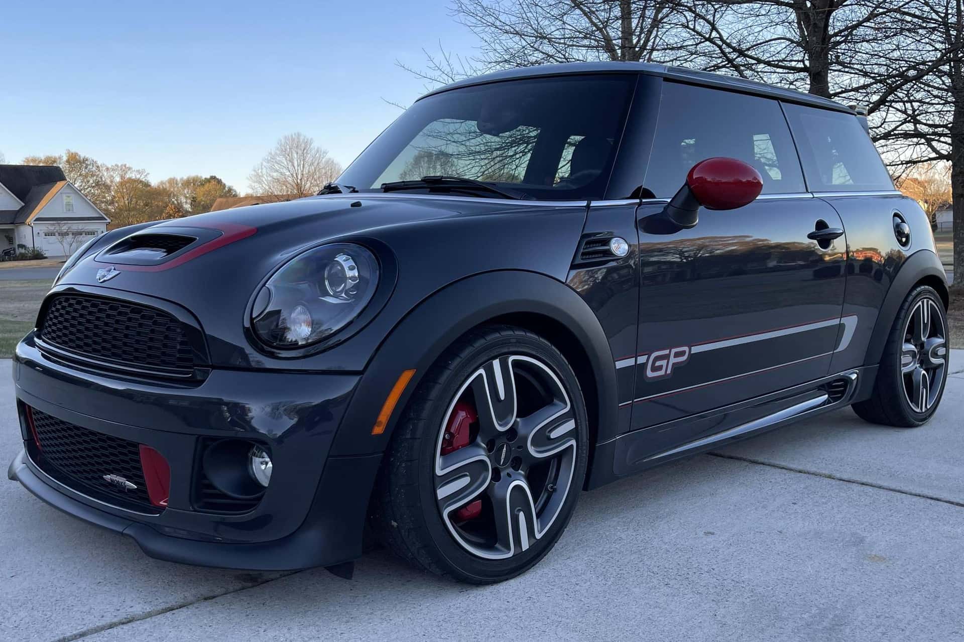 2013 MINI Cooper sold for $32,000