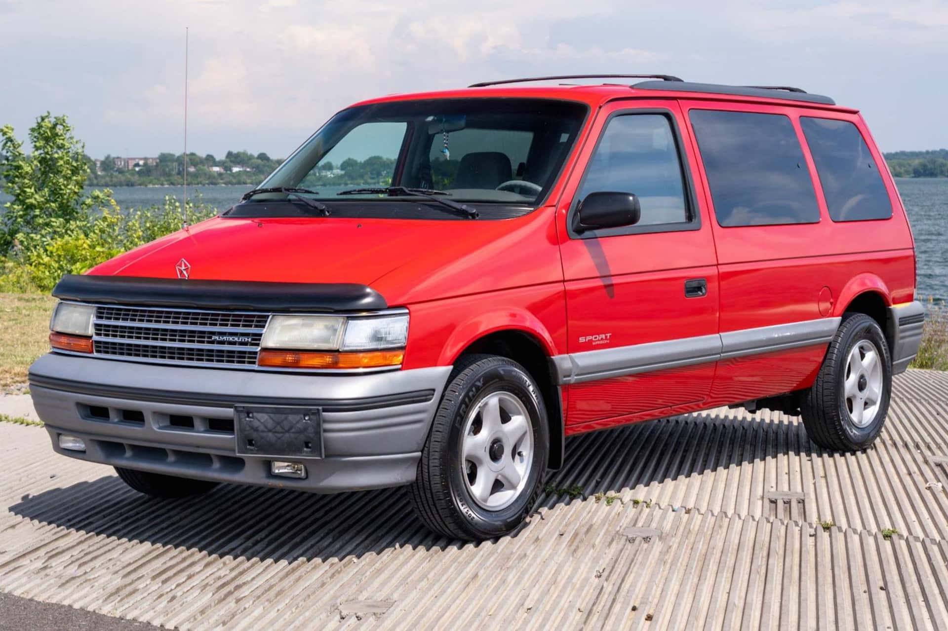 1995 Plymouth Voyager sold for $3,600