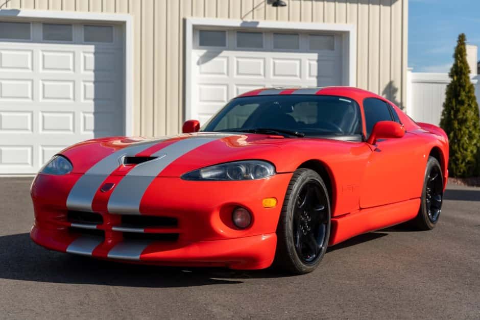 2002 Dodge Viper SR II (1996-2002) sold for $58,500