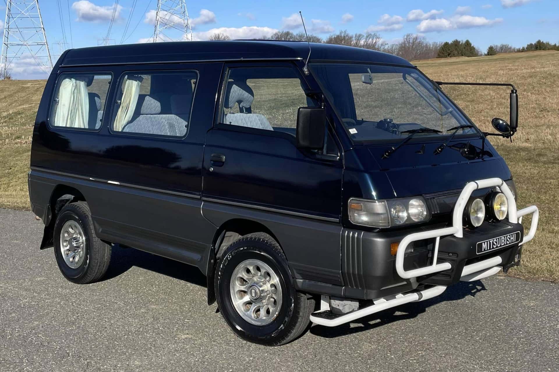 1994 Mitsubishi Delica sold for $9,600