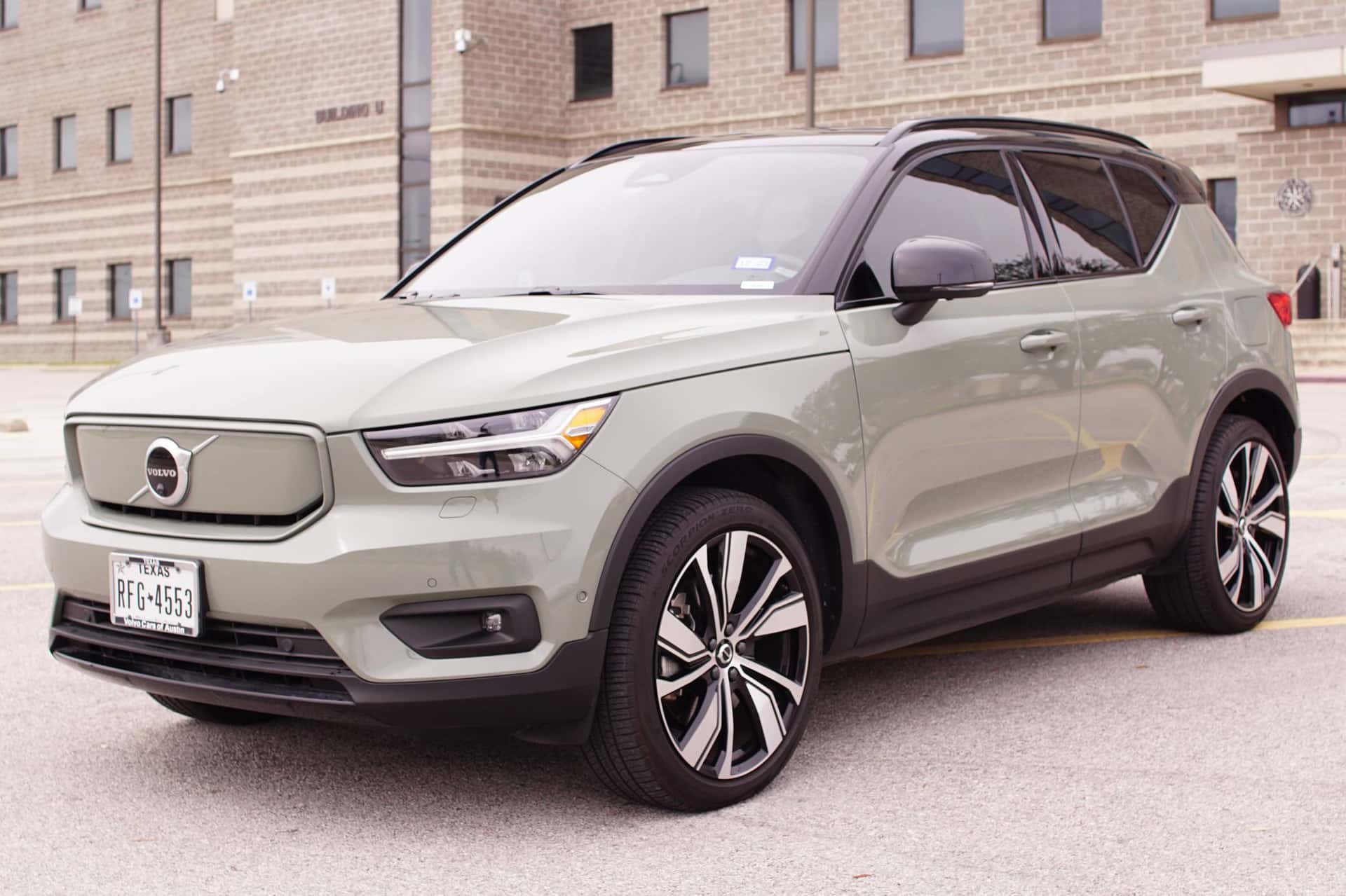 2022 Volvo XC40 sold for $41,000