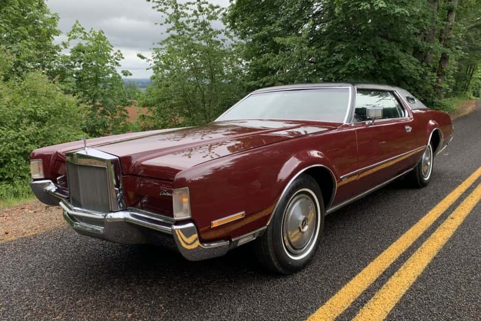 1972 Lincoln Continental Mark IV (1972-1976) sold for $11,000