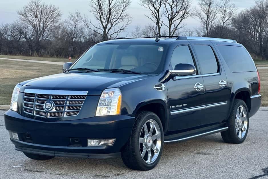 2008 Cadillac Escalade & EXT GMT900 (2007-2014) sold for $20,750