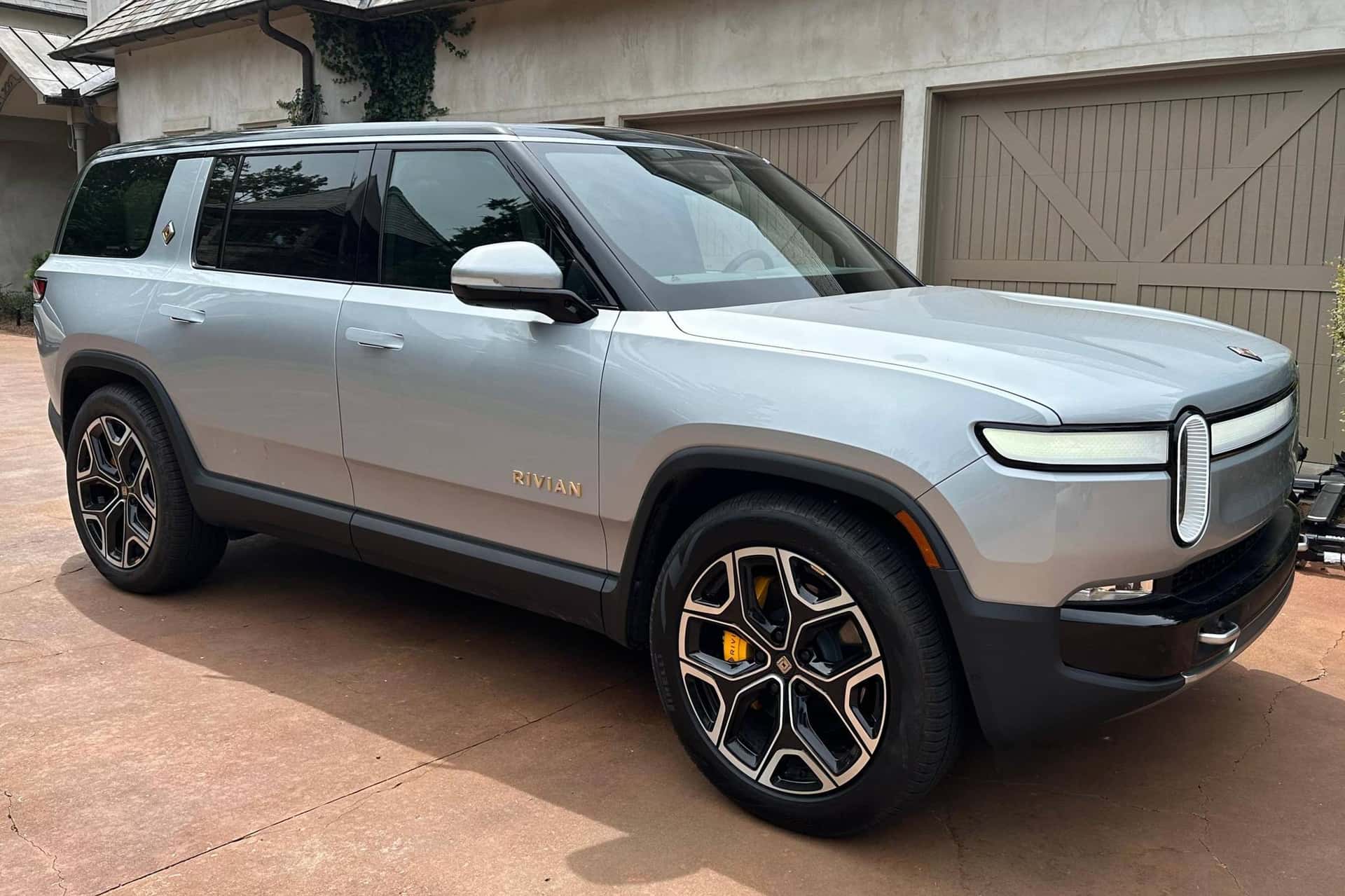 2024 Rivian R1S sold for $70,000