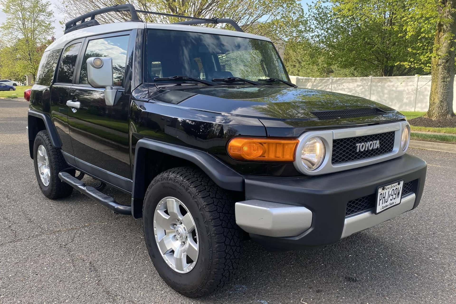 2010 Toyota FJ Cruiser sold for $19,750