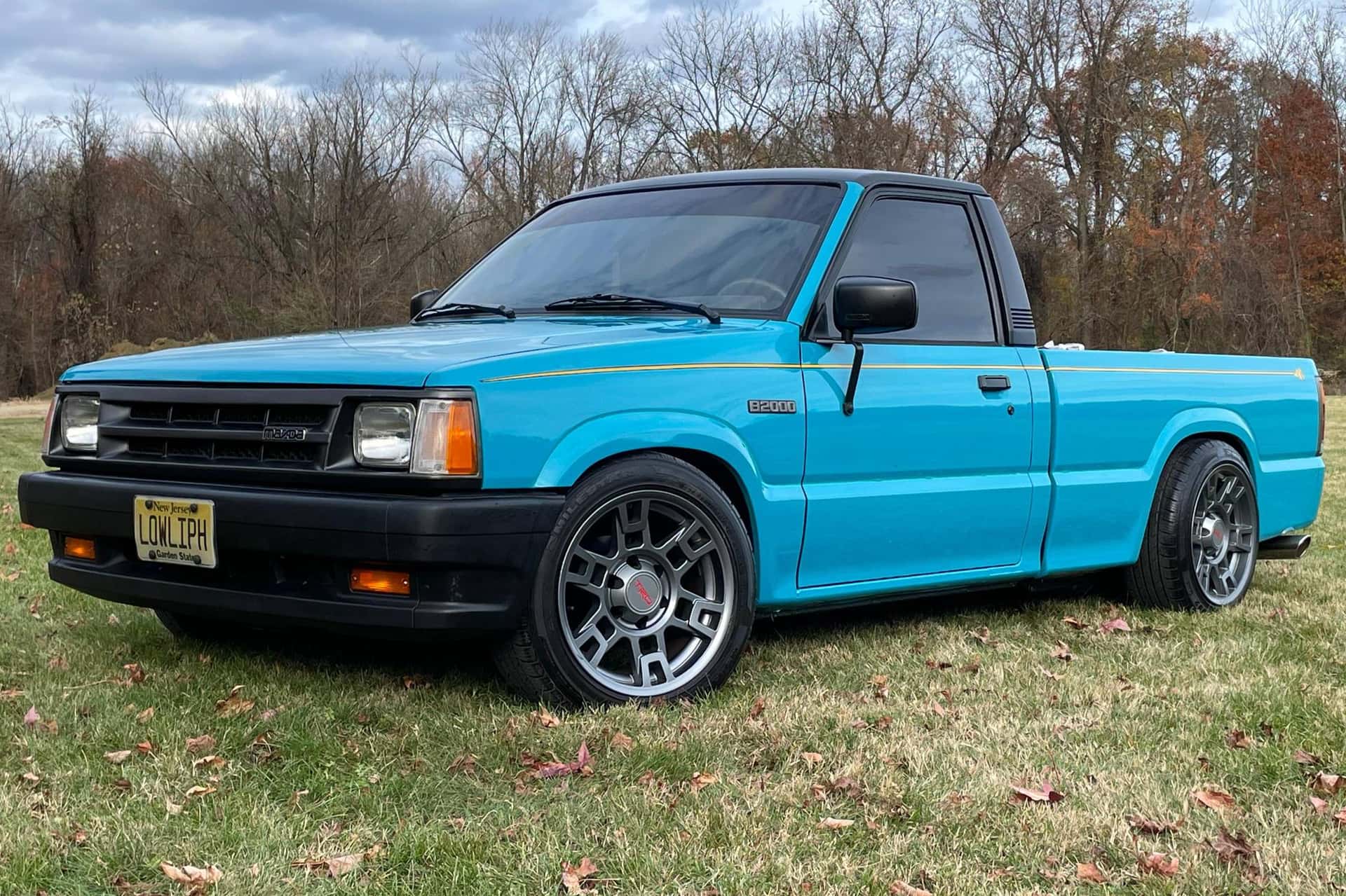 1987 Mazda B2000 sold for $6,618