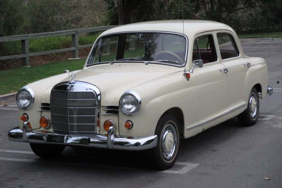 1961 Mercedes-Benz Ponton sold for $22,250