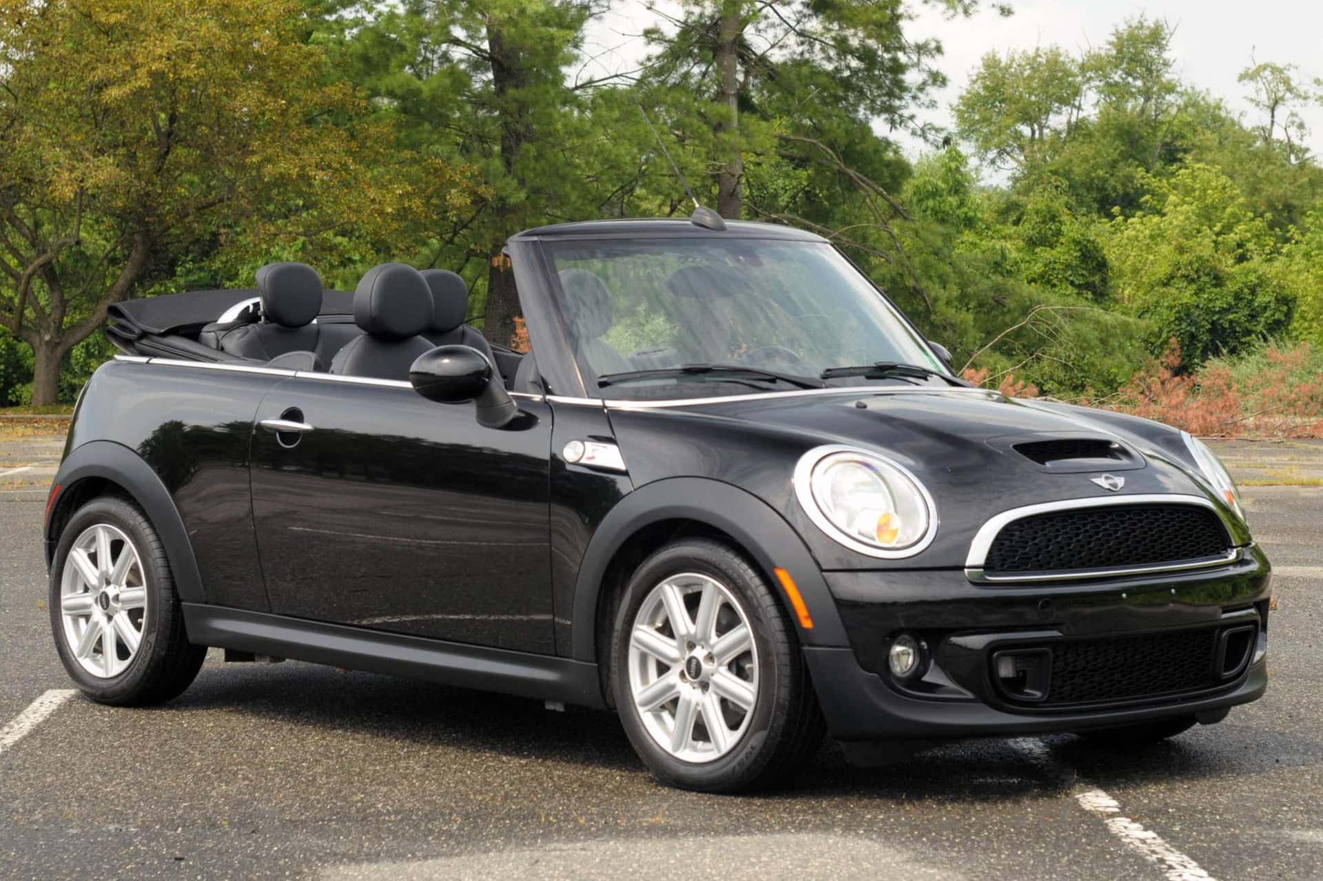 2015 MINI Cooper sold for $11,000