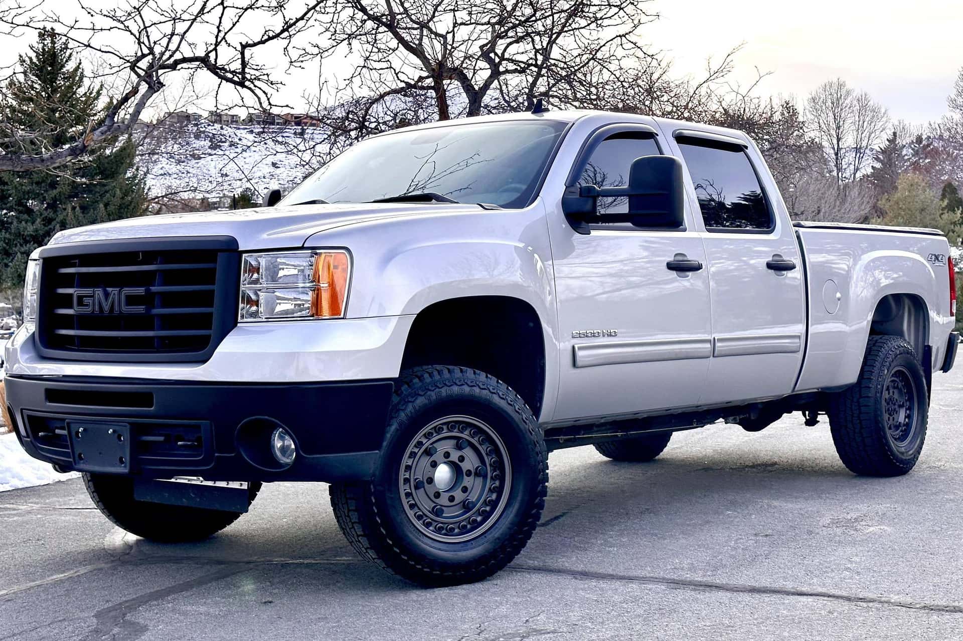 2010 GMC Sierra sold for $30,250