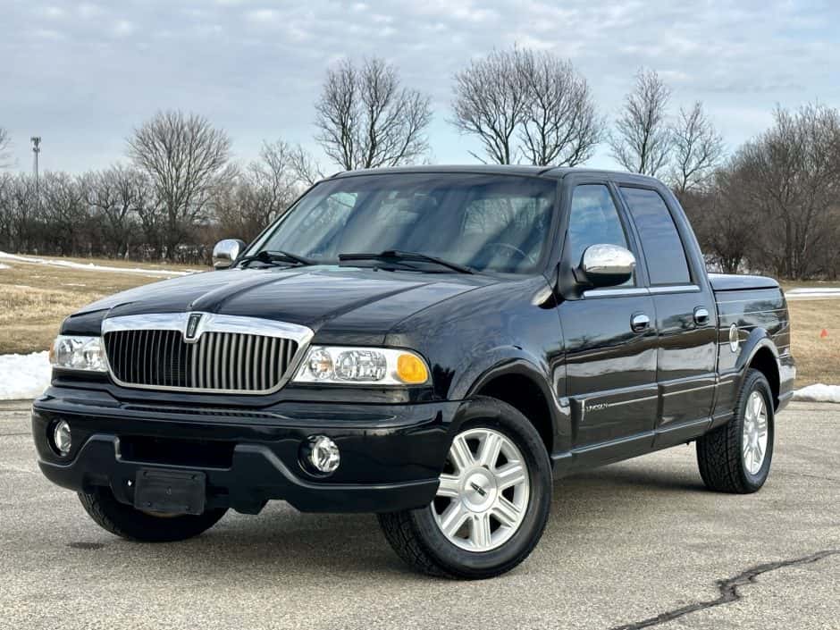 2002 Lincoln  sold for $19,251