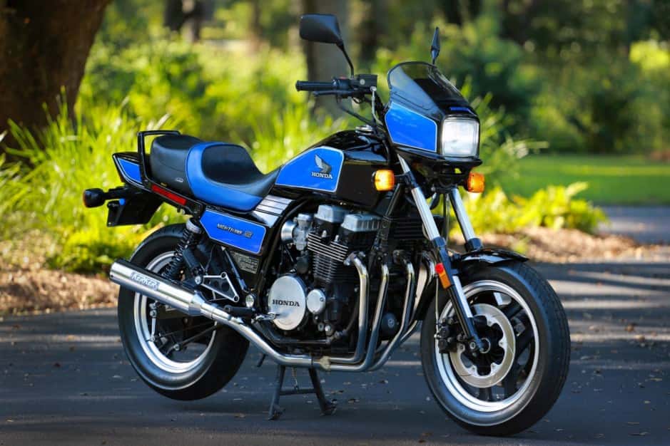 Honda CB700 classic car