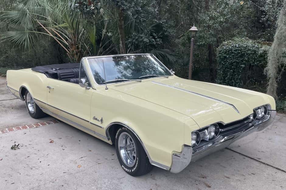 1967 Oldsmobile Cutlass sold for $15,800