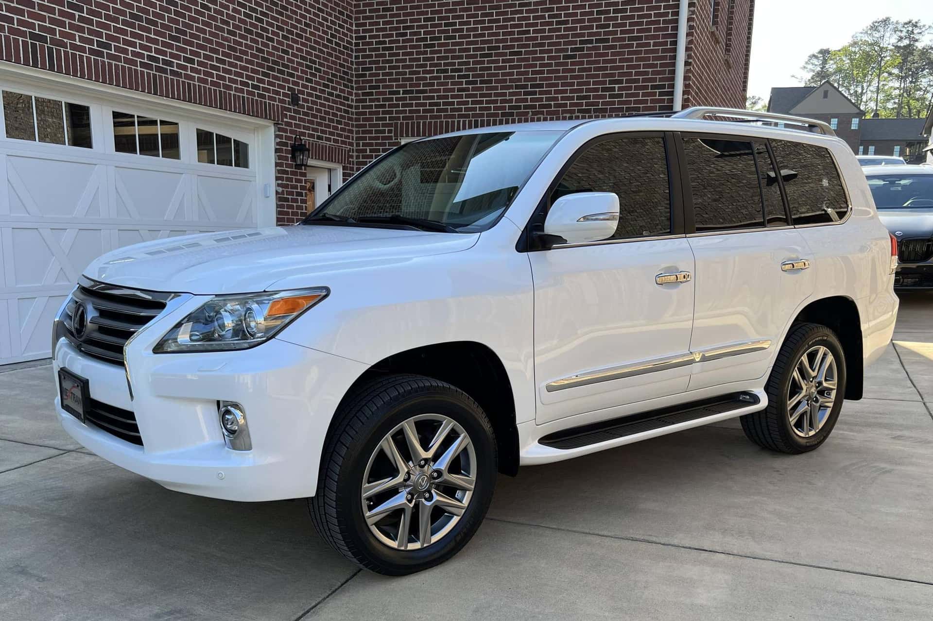 2014 Lexus LX sold for $38,500