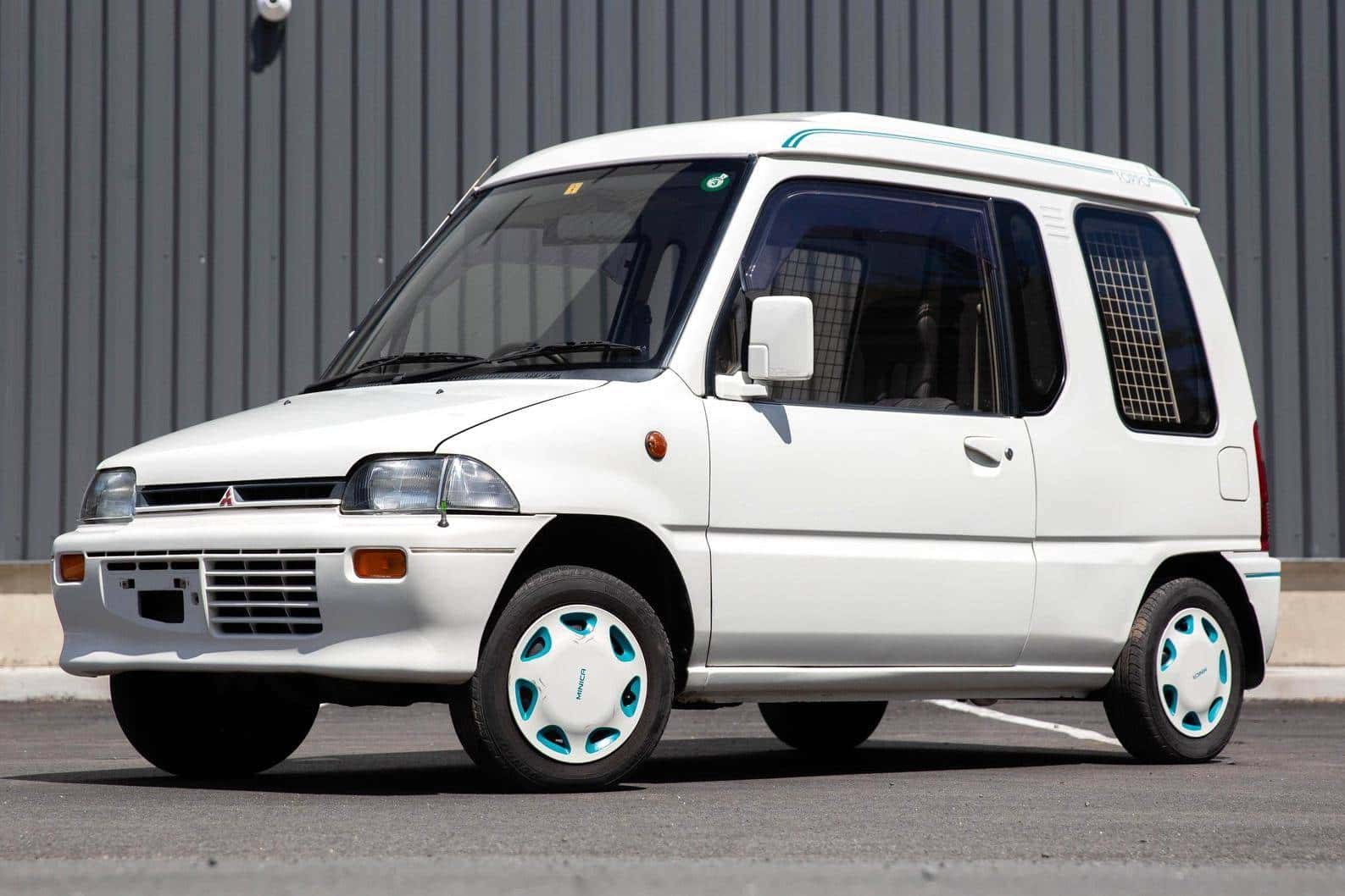 1991 Mitsubishi Minica sold for $7,200
