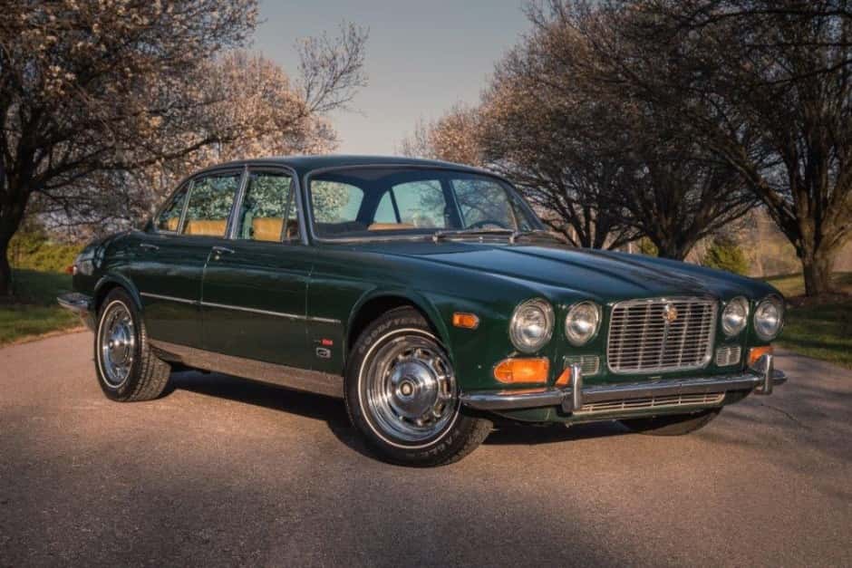 1972 Jaguar XJ Series 1 (1968-1973) sold for $3,300