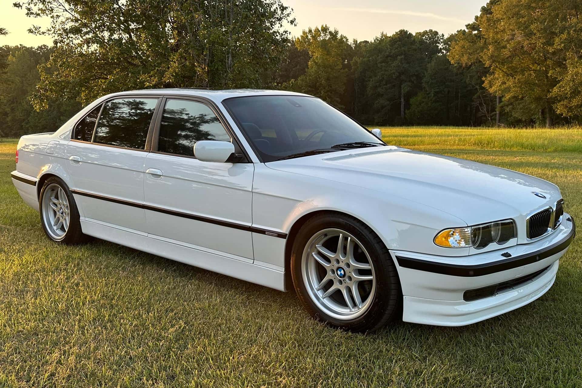 2001 BMW 7 Series sold for $19,000