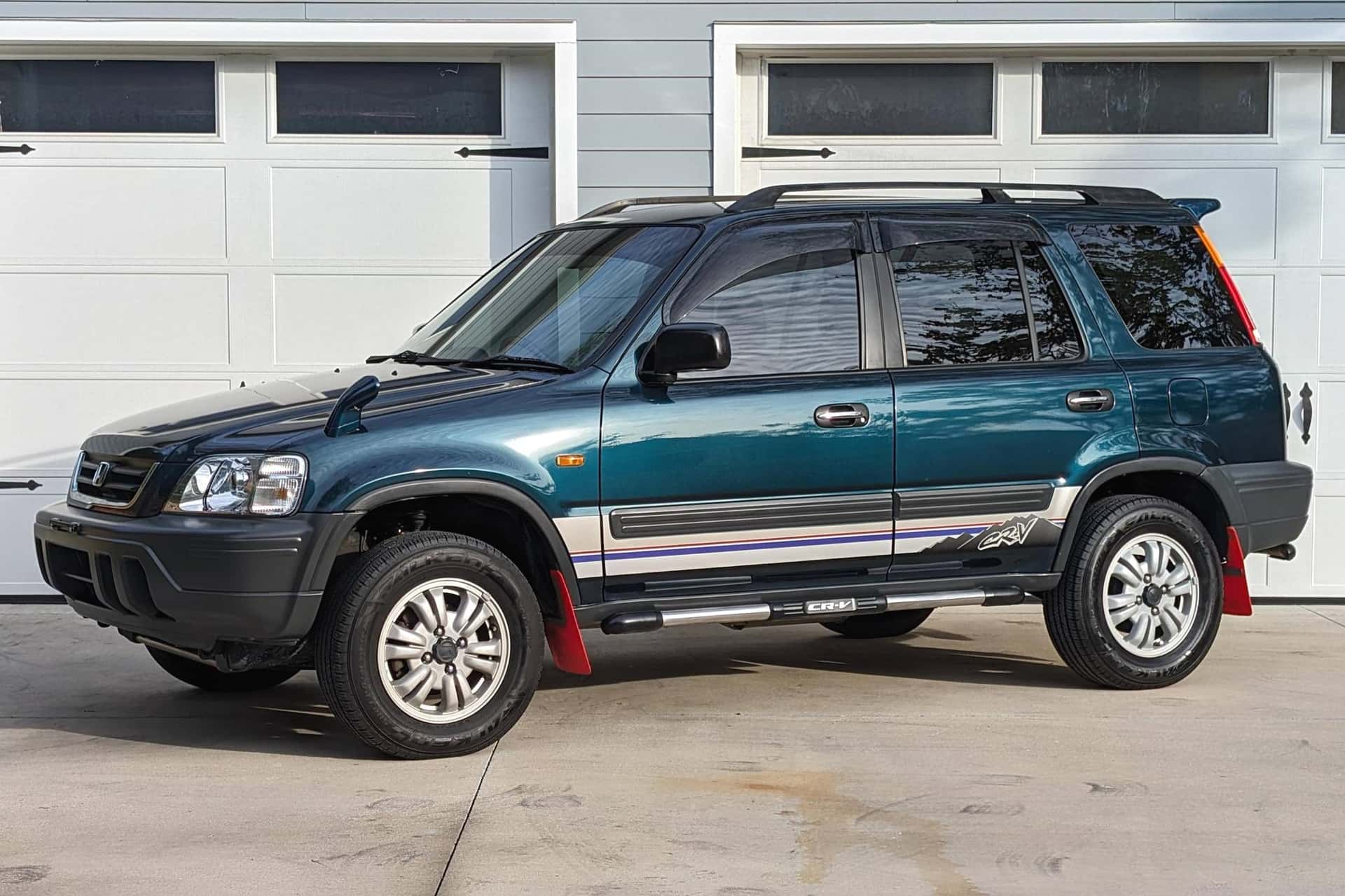 1996 Honda CR-V sold for $10,700