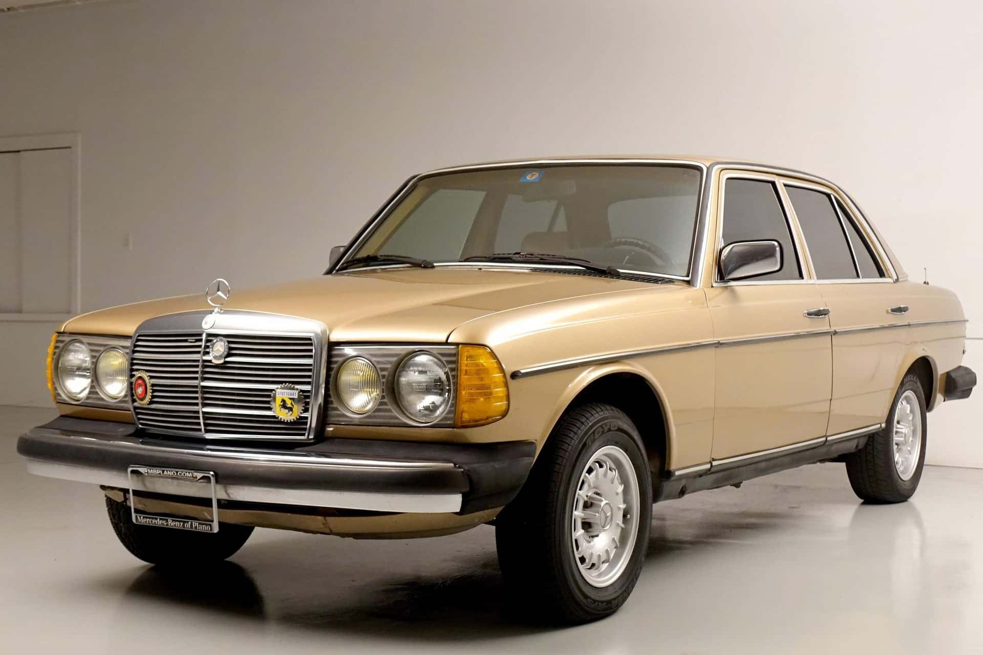 1985 Mercedes-Benz E-Class sold for $6,300