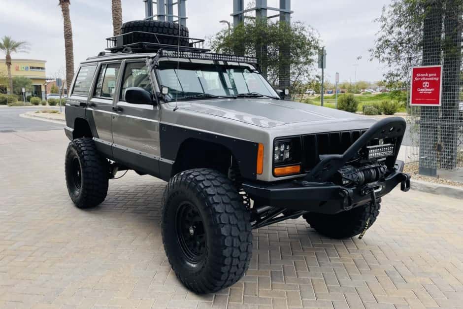 2000 Jeep XJ Cherokee sold for $19,000
