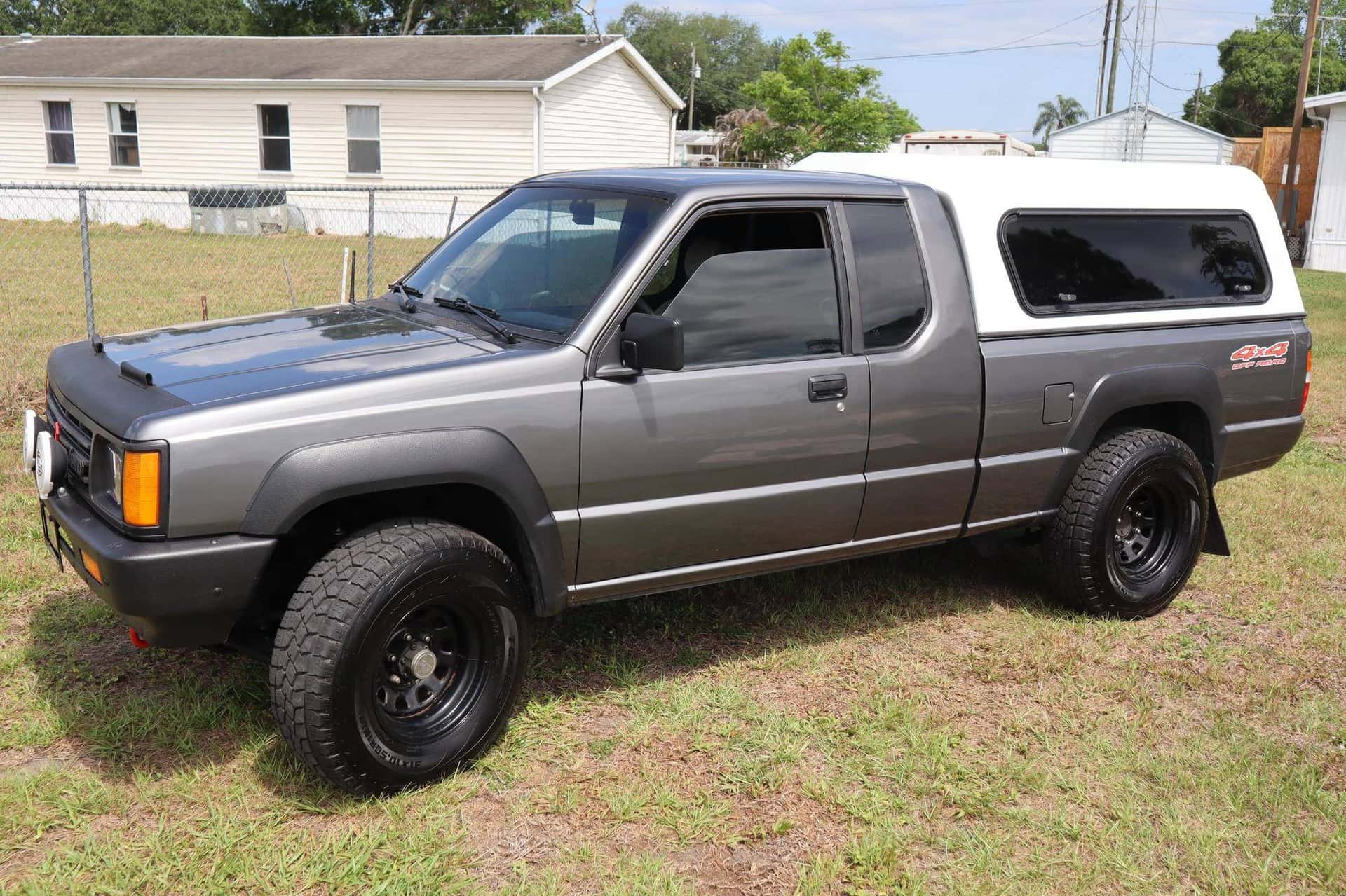1988 Mitsubishi Mighty Max sold for $5,250